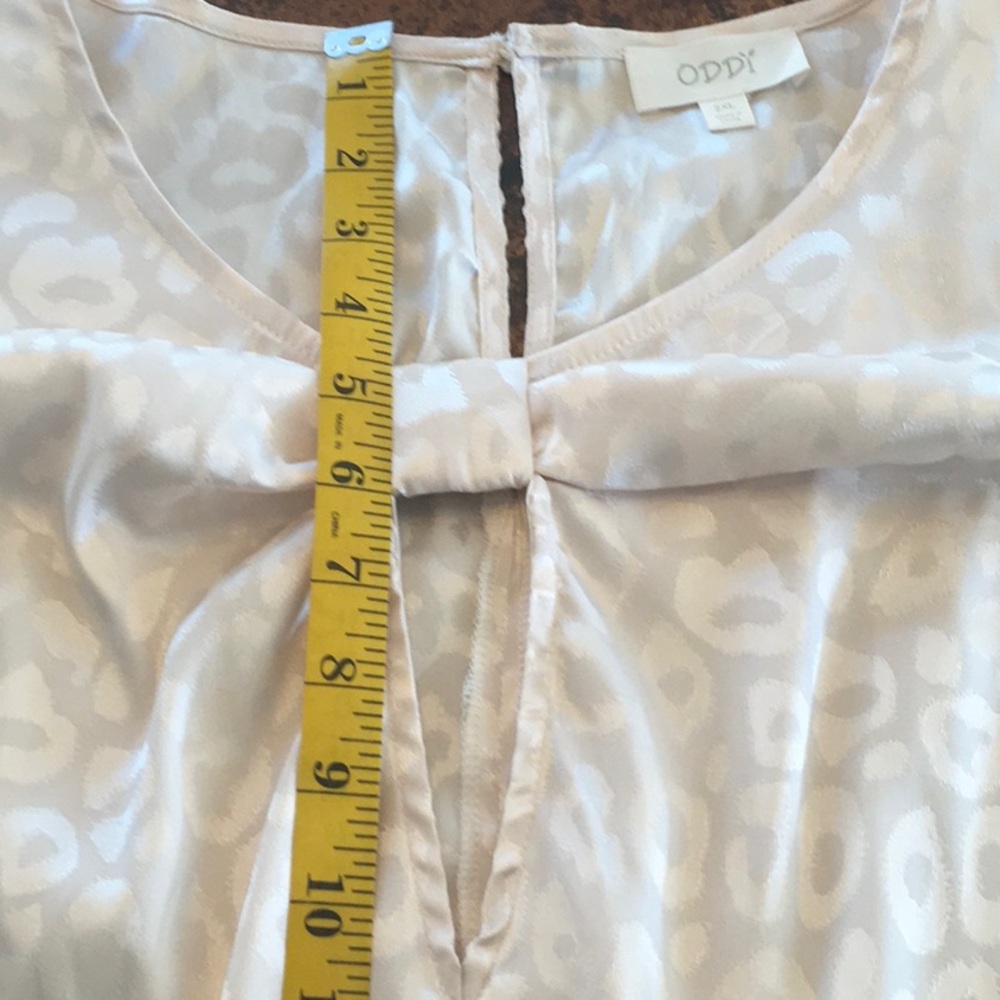 ODDY Cream Tone on tone animal print Women's Top